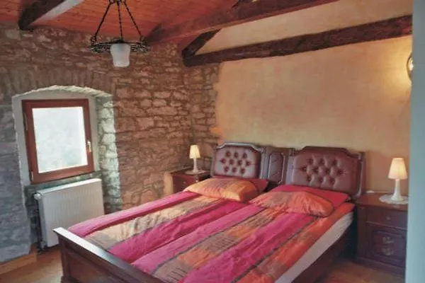 Steinhaus Kastel Apartman Buje Horvátország