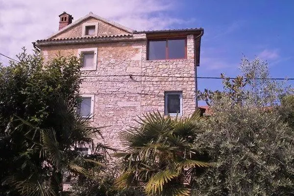 Steinhaus Kastel Apartman Buje
